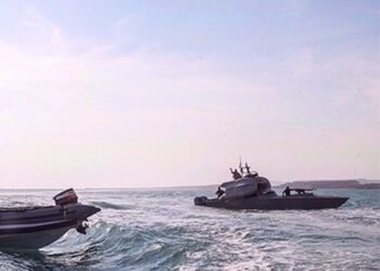 Iran Guards catch a foreign ship smuggling diesel in the Gulf.