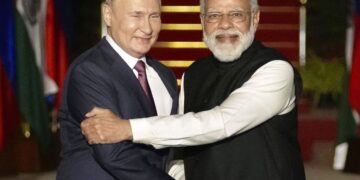 The foreign minister says that France doesn’t mind India keeping ties with Russia.