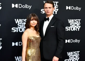 After dating for ten years, Violetta Komyshan announced their breakup and confirmed she is still single.