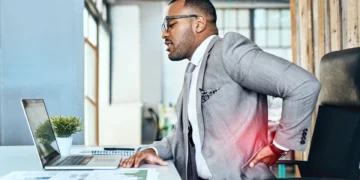 A BACKBREAK My back hurts, why? The six regular postures that are hurting you and how to cure them