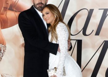 Twitter users reacted to the engagement announcement of Jennifer Lopez and Ben Affleck by writing, “Bennifer never dies.”